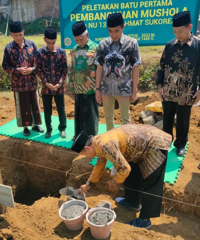 Peletakan Batu Pertama Pembangunan Mushola MTs NU 13 Arrahmat