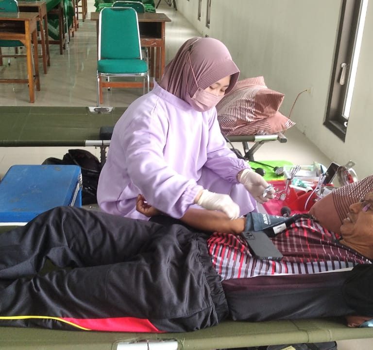 Tanamkan Sikap Peduli Sesama, MTsN 2 Kebumen Gelar Donor Darah