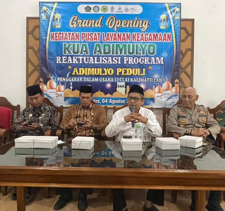 Buka Majelis Taklim Jum’at Pahing KUA Adimulyo, Kasi Bimas Islam Berikan Pesan Moderasi Beragama