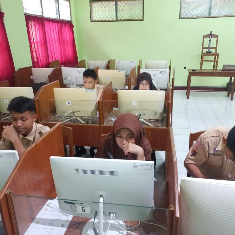 MAN 2 Kebumen Juara III KSM Provinsi Jawa Tengah 2023 Mapel Ekonomi Teritegrasi