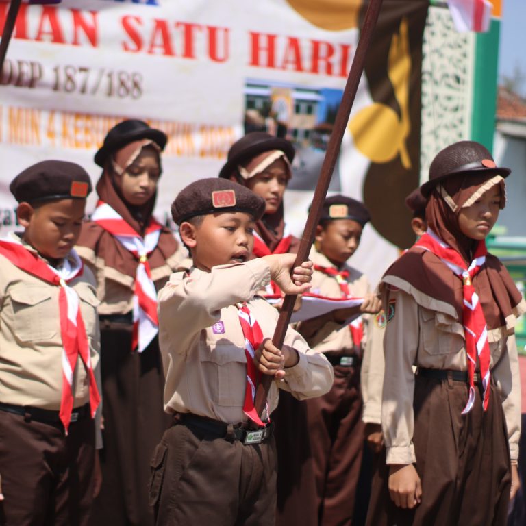 Memperingati Hari Pramuka Tahun 2023 MIN 4 Kebumen Gelar Persari