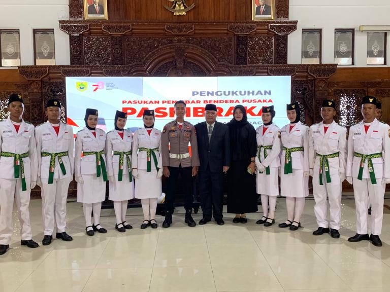 Membanggakan, Sembilan Siswa MAN 1 Sragen Dikukuhkan sebagai Paskibraka Kabupaten Sragen