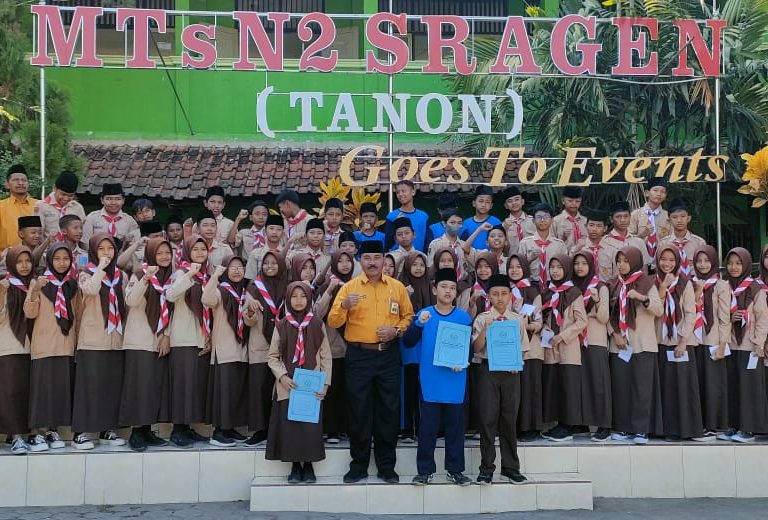 Rayakan Milad ke-51, MTsN 2 Sragen Santuni Anak Yatim