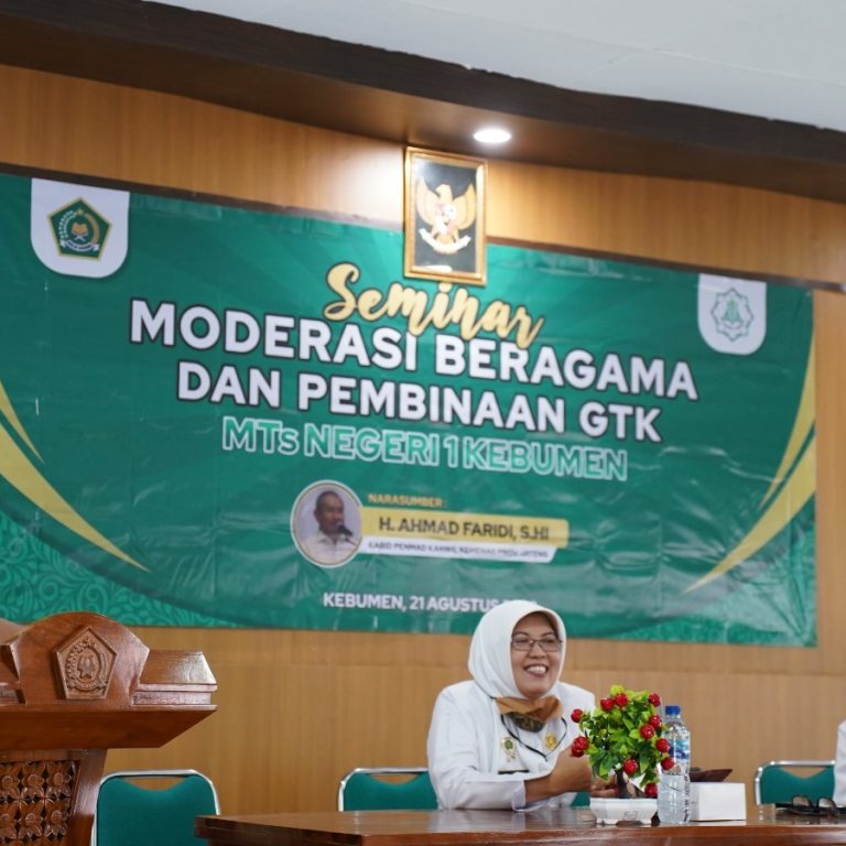 Seminar Moderasi Beragama di MTsN 1 Kebumen, Ini Pesan Ahmad Faridi