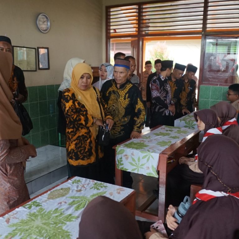 KKM MTs Wilayah IV Kab. Brebes Studi Banding Ke MTs Negeri 1 Banyumas