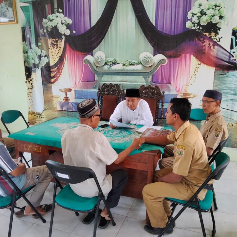 Pelaksanaan Ikrar Wakaf Kalimojosari