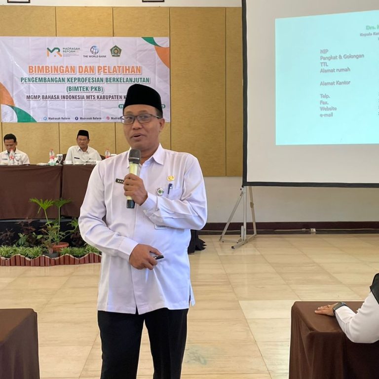 Buka Bimtek PKB, Sukarno : Sepanjang Karirnya Guru Harus Terus Mengasah Diri