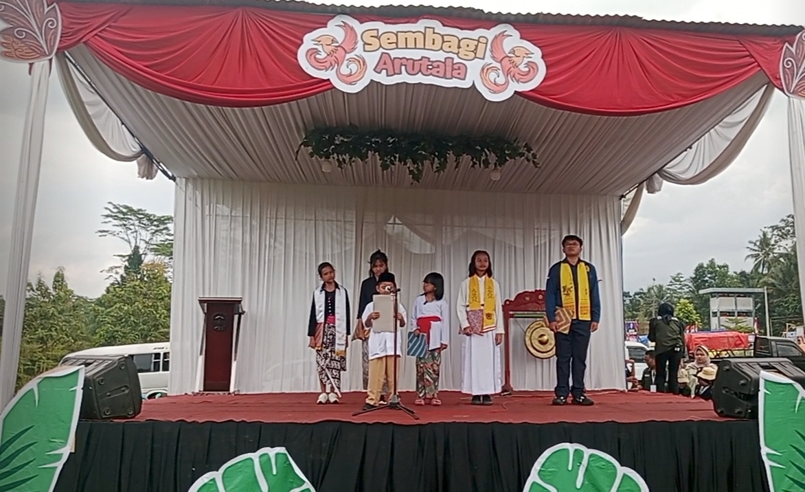 Enam Anak Bacakan Doa Lintas Agama