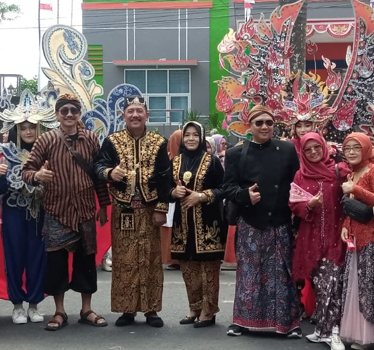 100 Guru dan Siswa Madrasah Ikuti Kirab Budaya, Usung Tema Moderasi Beragama