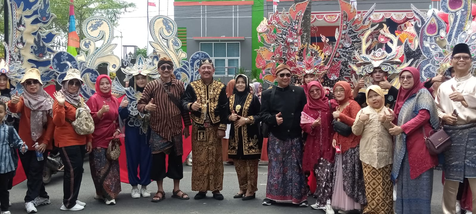100 Guru dan Siswa Madrasah Ikuti Kirab Budaya, Usung Tema Moderasi Beragama
