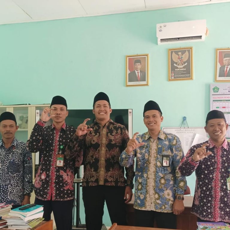 Dua Guru PPPK Bertugas di MIN 1 Rembang, Disambut Hangat oleh Kamad
