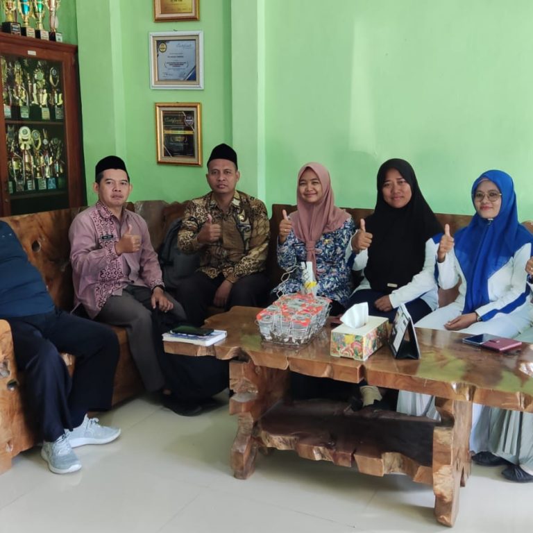 Kepala MTsN 1 Rembang Berikan Arahan 6 PPPK Formasi Guru