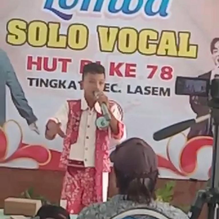 MTsN 1 Rembang Sabet Juara Lomba Gerak Jalan dan Solo Vocal