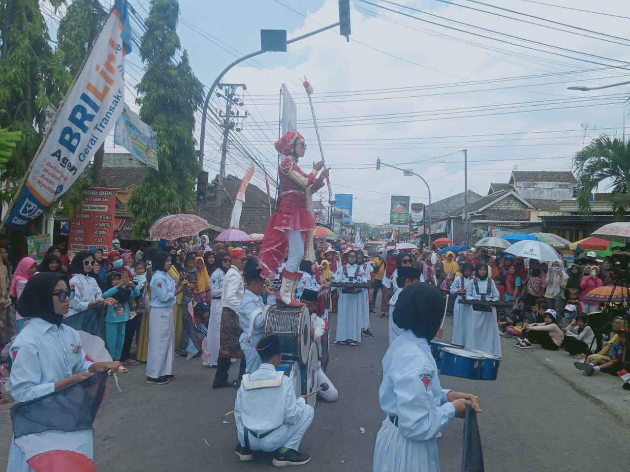 MTsN 2 Rembang Semarakkan Karnaval HUT RI Kecamatan Pamotan