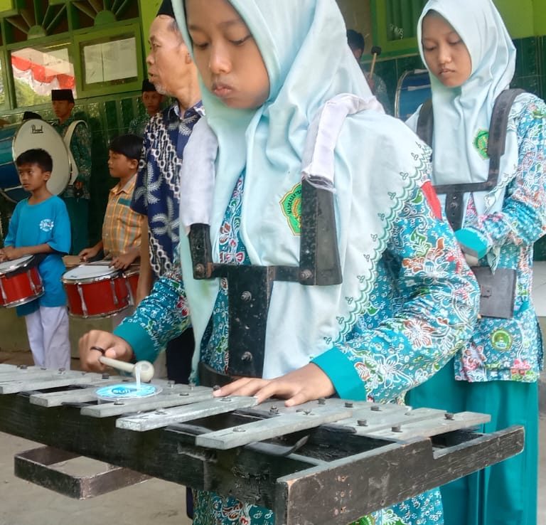 Didapuk Musik Korsik Upacara Bendera, Tim MTsN 2 Rembang Genjot Latihan