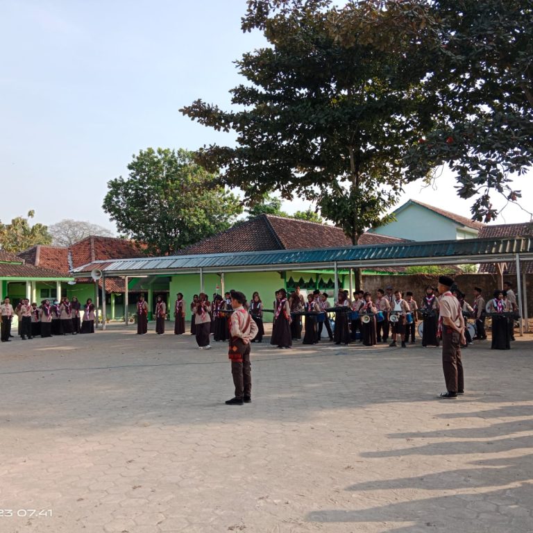MTsN 2 Rembang Adakan Upacara Hari Pramuka ke-62