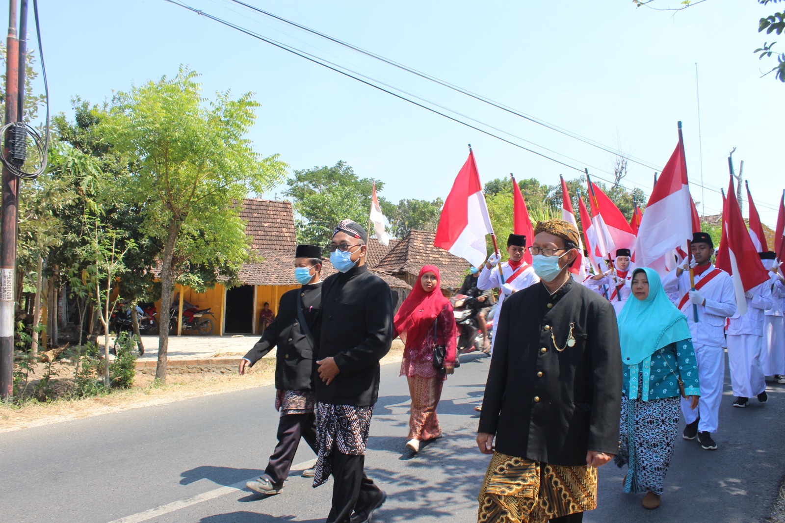 Meriahkan HUT Ke-78 RI, MTsN 4 Rembang Ikuti Karnaval