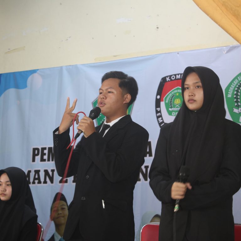 Serunya Debat kandidat OSIS MAN 2 Rembang, Berlomba Adu Gagasan