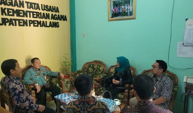 Kanwil Kemenag Jateng Monev Gerakan Merah Marun
