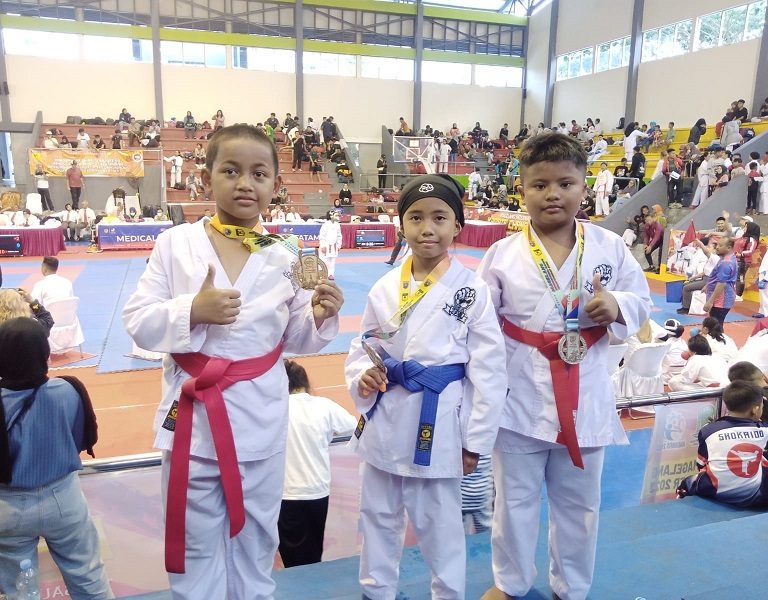 Siswa MI Al-Nashiriyah Raih Emas Kejuaraan Karate Internasional
