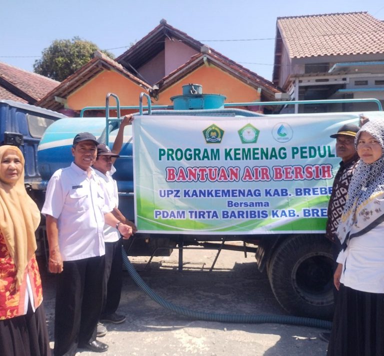 UPZ Peduli Salurkan Air Bersih Bagi Warga Desa Kec. Larangan