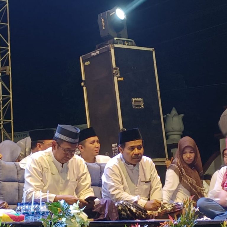Puluhan Ribu Warga Padati Alun Alun Kajen Ikuti Kabupaten Pekalongan Bersholawat