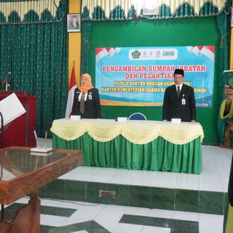 Isi Kekosongan Kepala KUA, Kakankemenag Kebumen Lantik Tiga Pejabat Baru