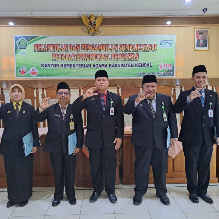 Kepala Kemenag Kendal Lantik 4 Pejabat Struktural