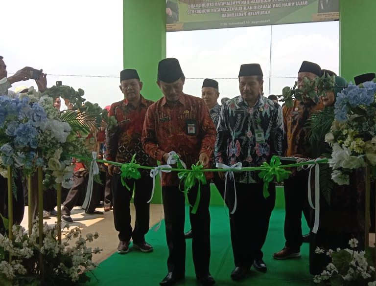 Selesai Tepat Waktu, Kakanwil Kemenag Prov. Jawa Tengah Resmikan Gedung KUA Wonokerto