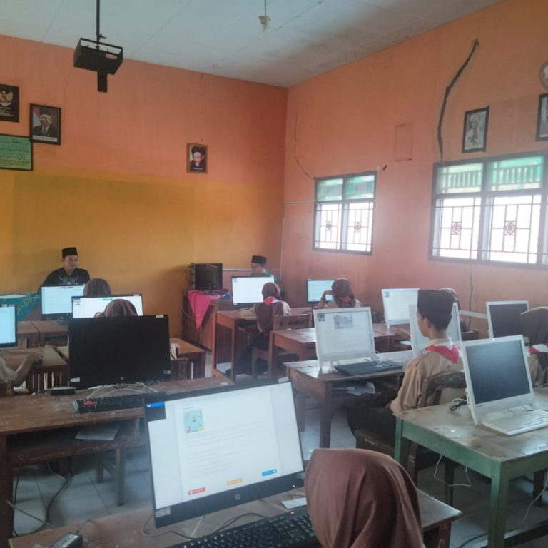 Lakukan Monev ANBK Tingkat MTs, Ka.KanKemenag: Kerjakan Dengan Teliti Jangan Terburu-Buru