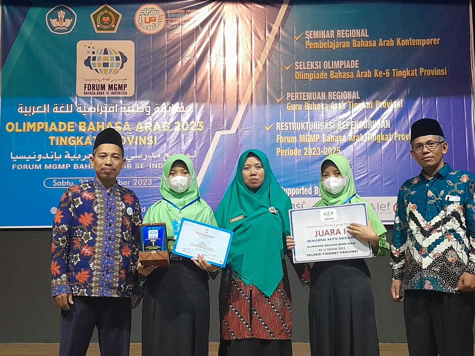 Si Kembar Duta MTsN 1 Kebumen Raih Prestasi Terbaik di Ajang OBA Provinsi