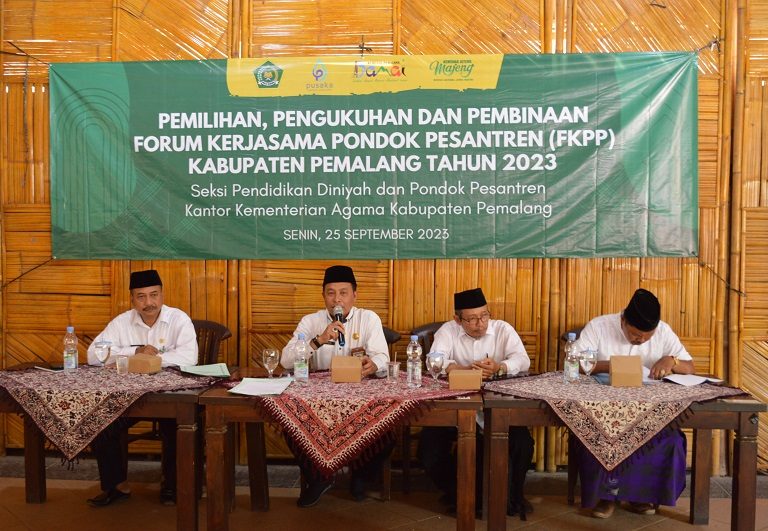 Perkuat Koordinasi Antar Pesantren, Kemenag Pemalang Kukuhkan Pengurus FKPP