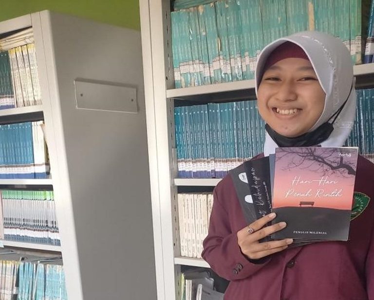 Athalah Belva Siswa MTs N 2 Banjarnegara Penulis 4 Buku Antologi Cerpen dan Puisi