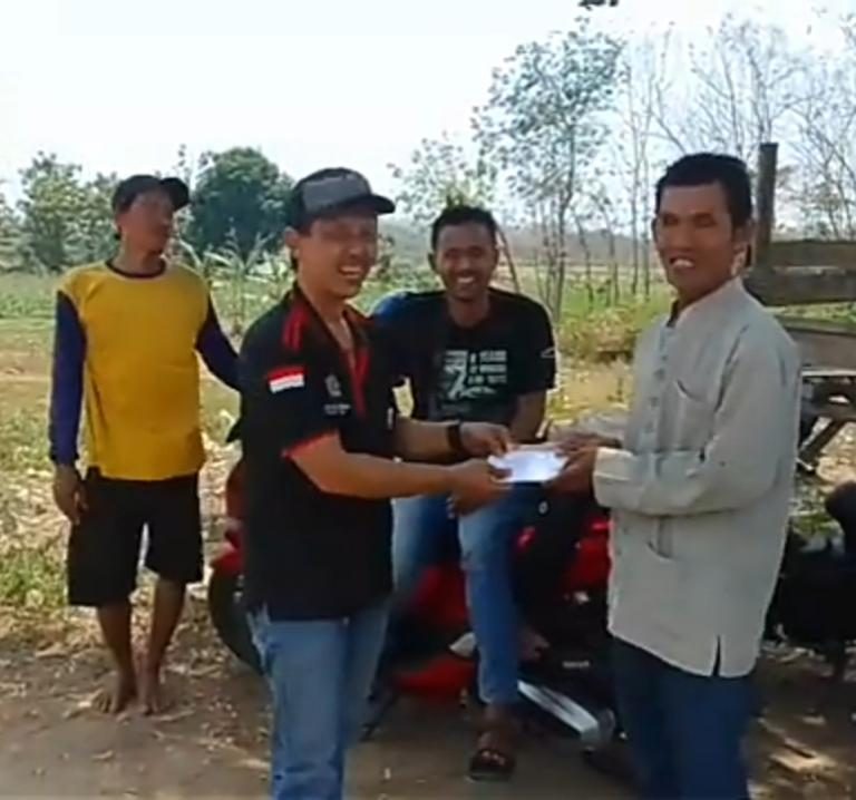 Komunitas Kalos Lova Serahkan Bantuan untuk Pembangunan Masjid Al-Hidayah, Sarang, Rembang