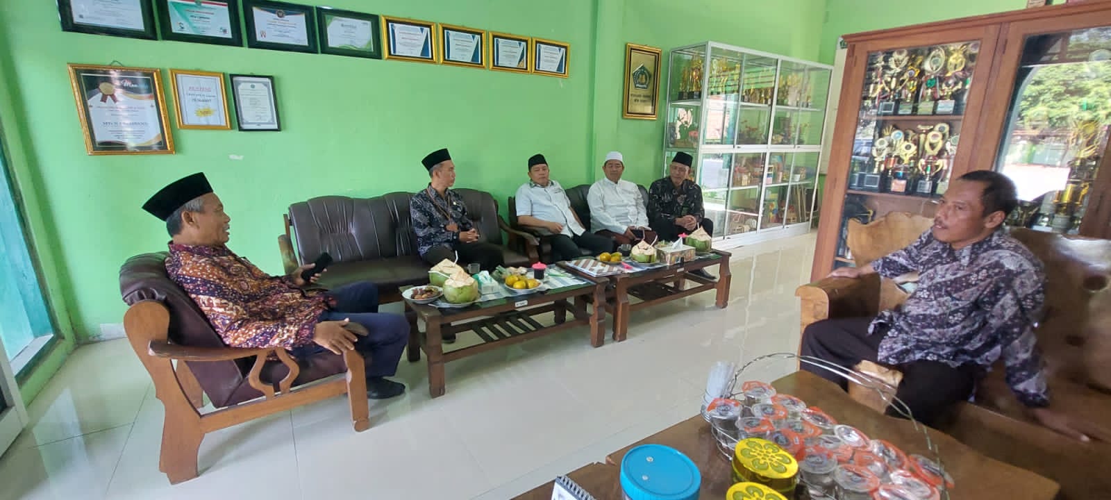Direktur KSKK Kunjungi MTsN 1 Rembang, Tinjau Rombel dan Pembangunan Hall Indoor