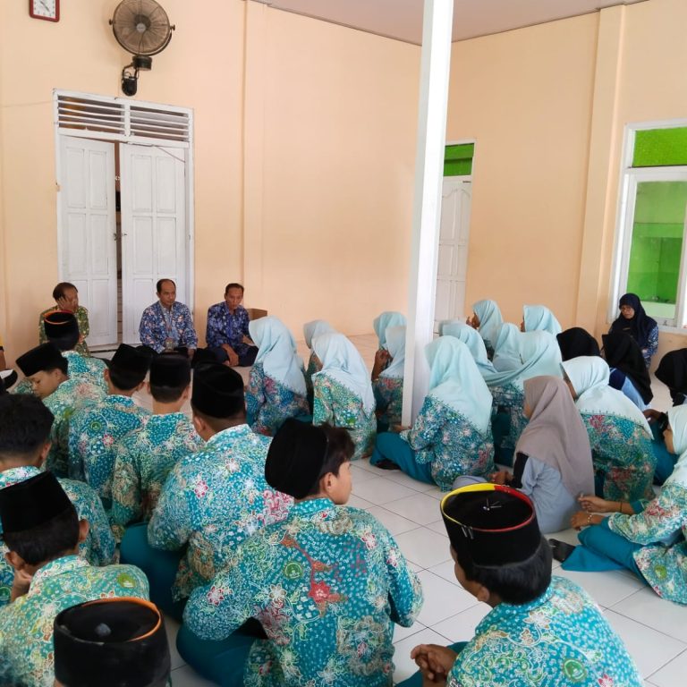 Wujudkan Lingkungan Nyaman, MTsN 2 Rembang Bentuk Tim Kebersihan