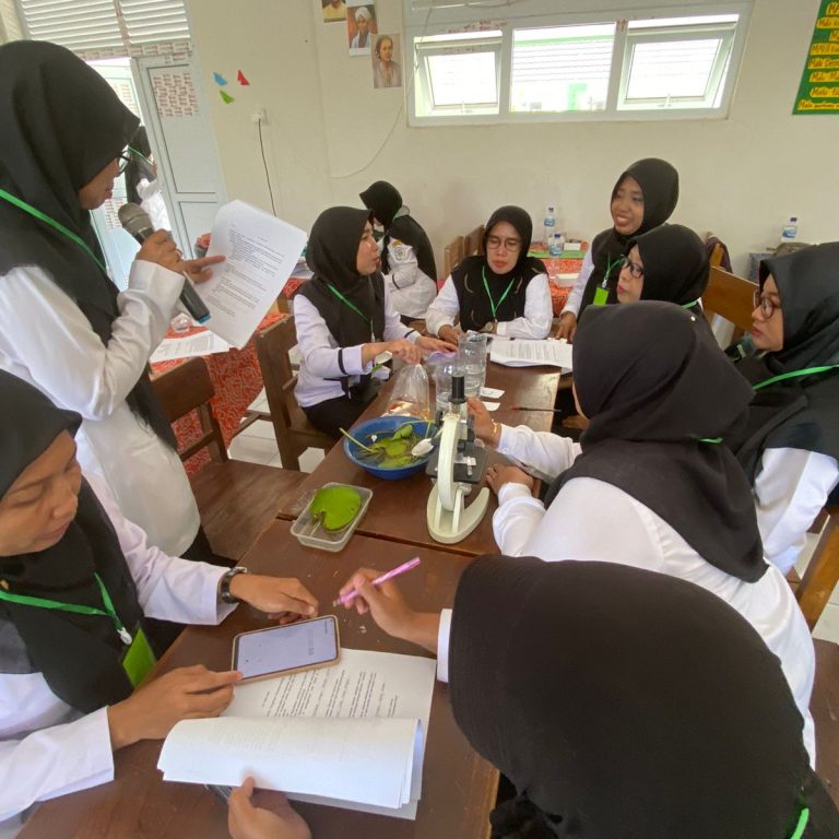 Guru IPA Ini Temukan Cara Atasi Pencemaran Lingkungan Akibat Deterjen