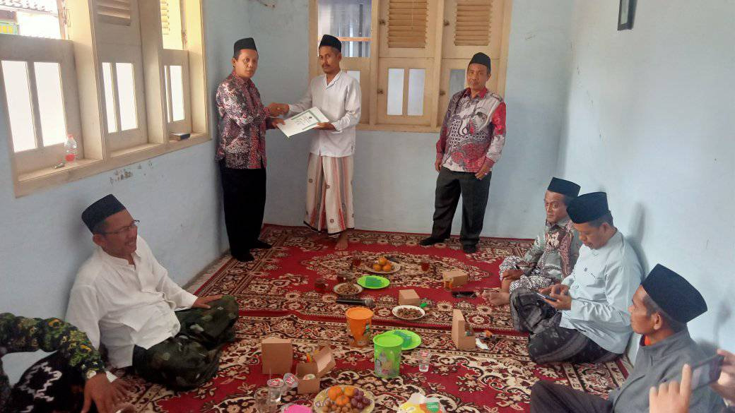 Hadiri Tsyakuran, Seksi PD Pontren Serahkan Langsung SK Ijin Operasional Pondok Pesantren