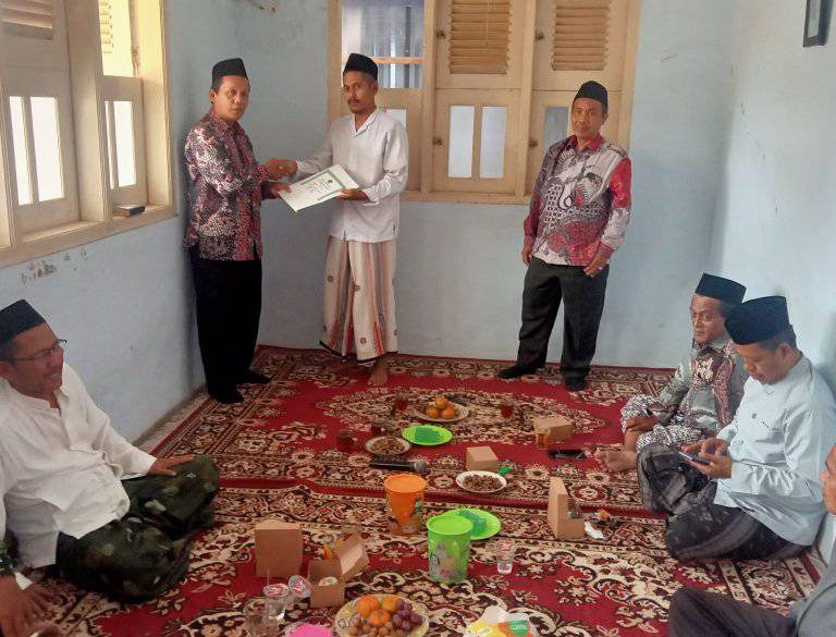 Penyerahan SK Izin Operasional Ponpes