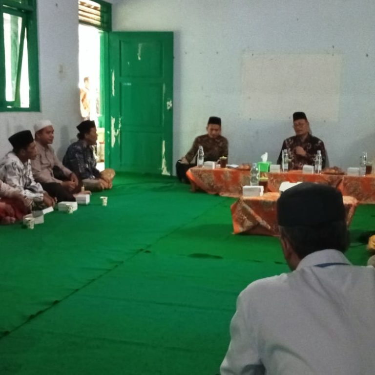 Kasi PD Pontren Pekalongan Sosialisasikan EMIS Baru