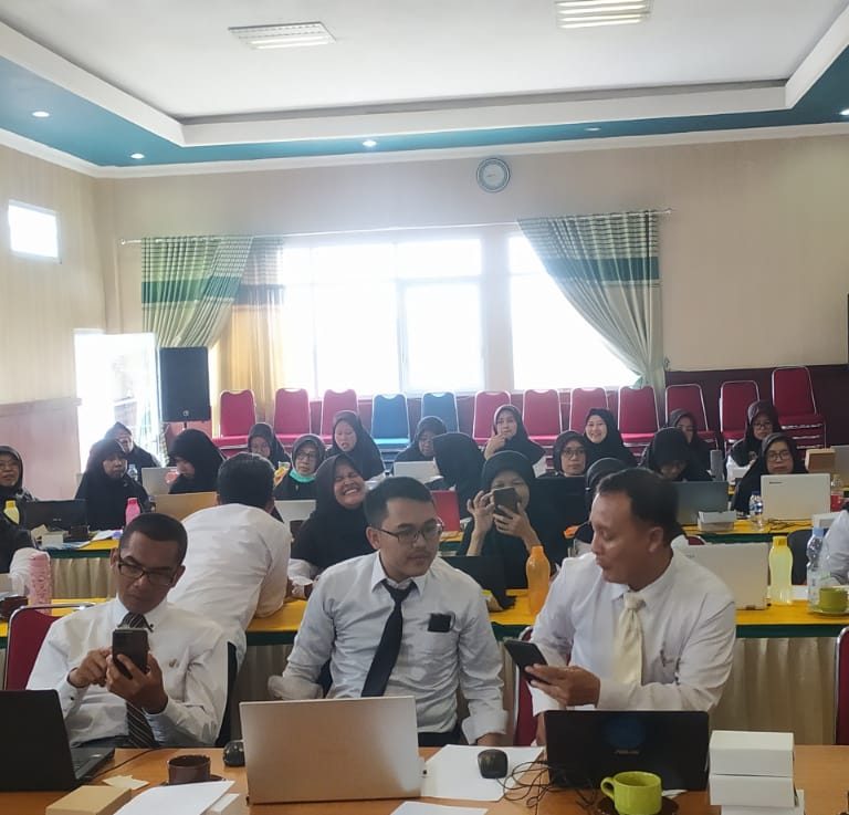 MTsN 2 Wonosobo Gelar Bimtek Penguatan Media Pembelajaran Berbasis Digital