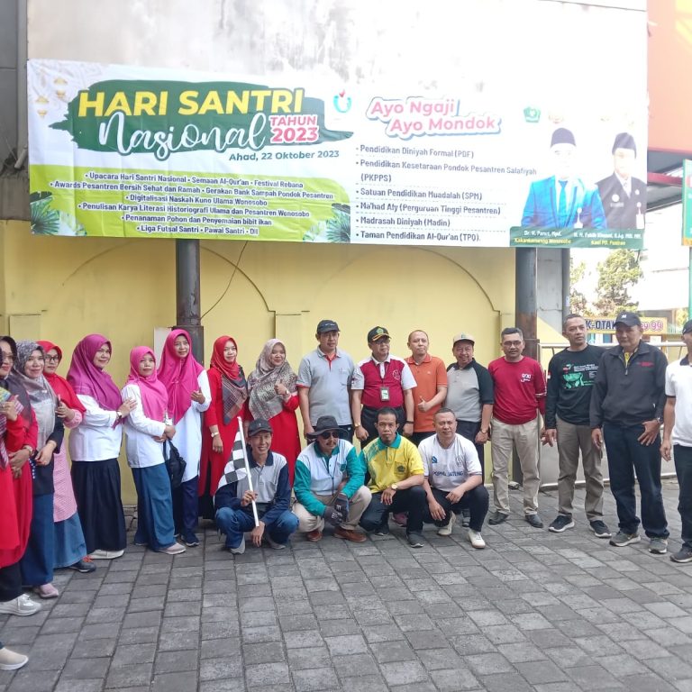 ASN Kemenag Ikuti Jalan Sehat Peringati Hari Santri Tahun 2023
