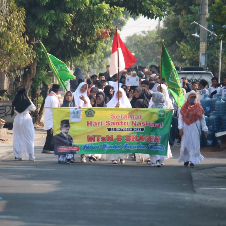 Sambut Hari Santri 2023, MTsN 8 Sragen Gelar Pawai Ta’aruf