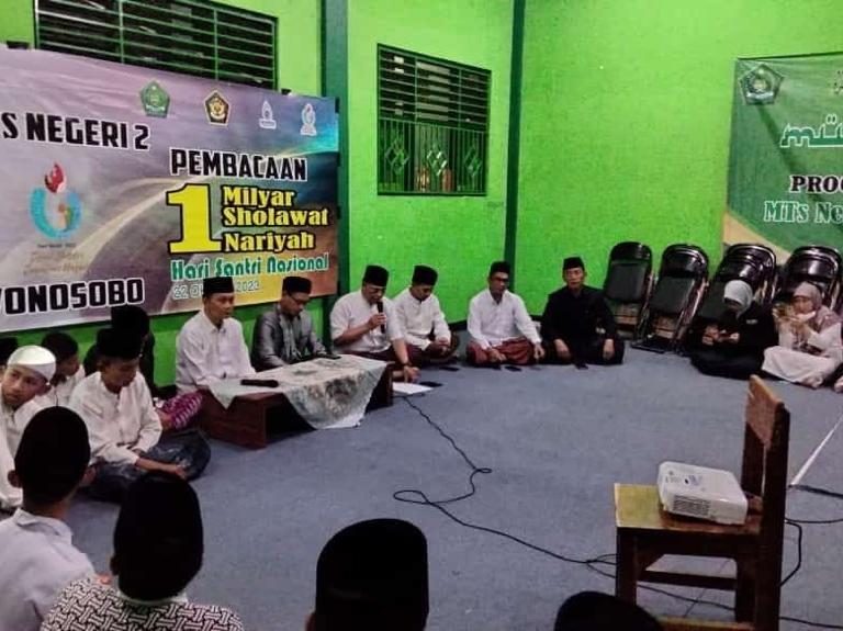 MTsN 2 Wonosobo Ikut Berpartisipasi Hadiahi Hari Santri Dengan 1 Miliar Sholawat Nariyah