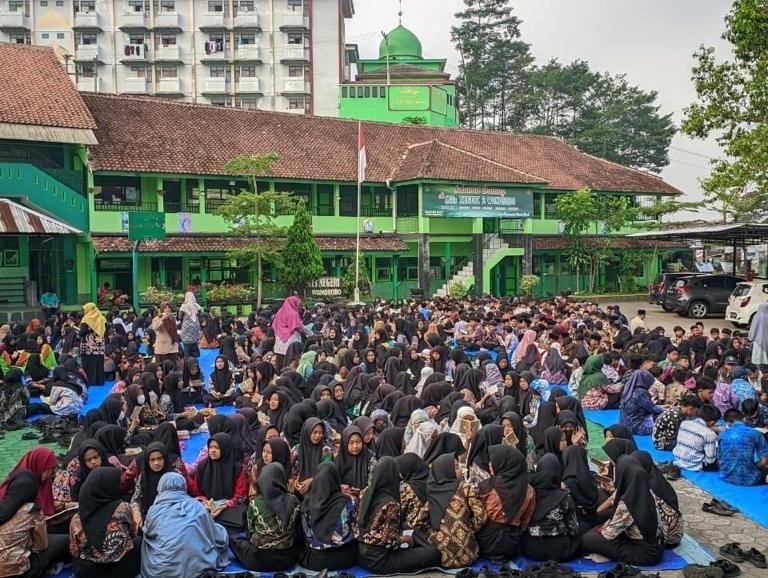 Khotmil Quran Iringi Peringatan Hari Santri Nasional 2023