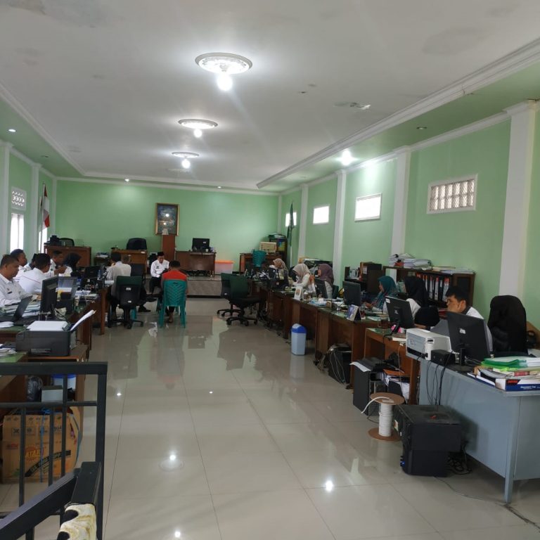 Genjot Kinerja Pegawai, Kasubag TU Adakan Rapat Internal