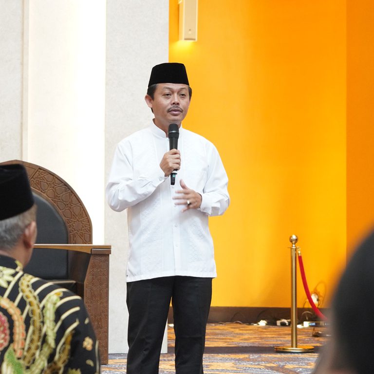 Kampanye Sertifikasi Halal Usai Sholat Jum’at, Kakanwil Jaring Banyak Pelaku Usaha