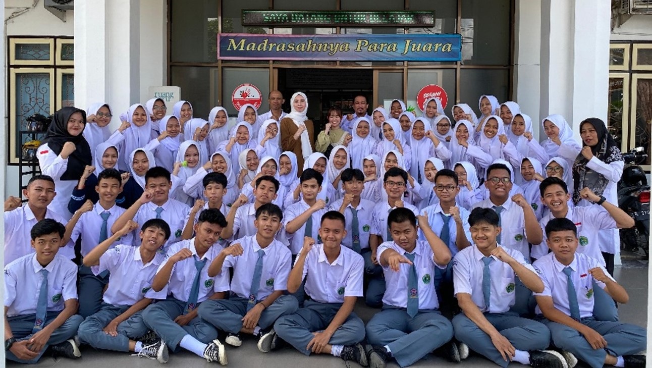 Perkuat Penguasaan Bahasa, MAN 2 Banjarnegara Hadirkan Penutur Bahasa Asing dari Dua Negara