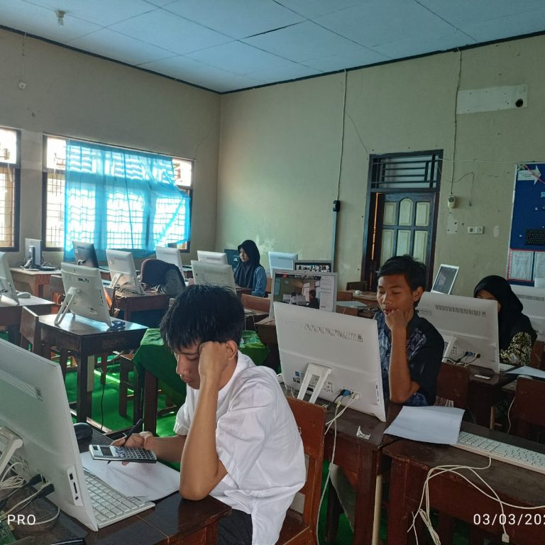 Tiga Siswa MAN Pekalongan Berhasil Melaju KoSSMI Provinsi