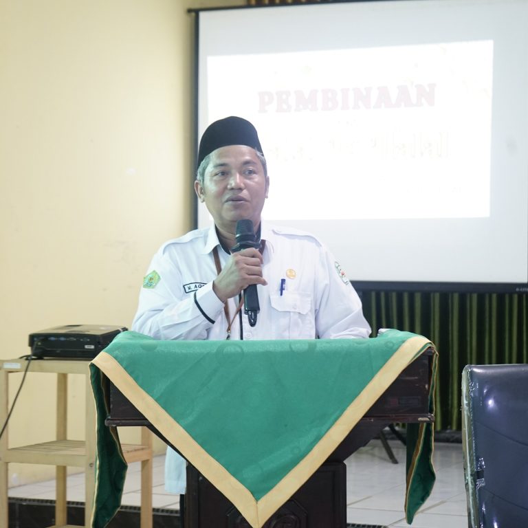 M. Aqsho Buka Kegiatan Pembinaan & Halal Bi Halal ASN Kantor Kementerian Agama Kab. Tegal